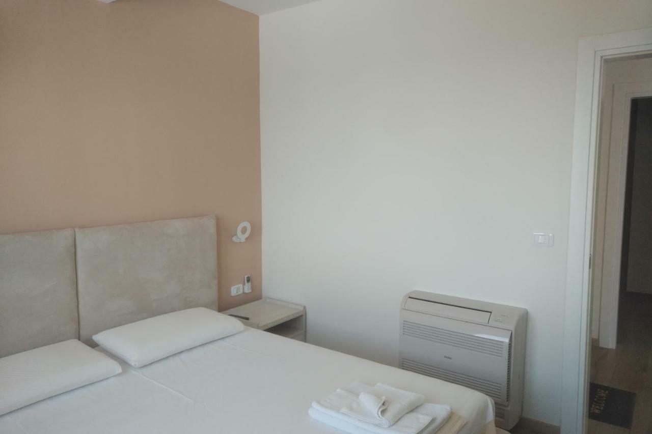 Deluxe Sea Apartment فلورا المظهر الخارجي الصورة