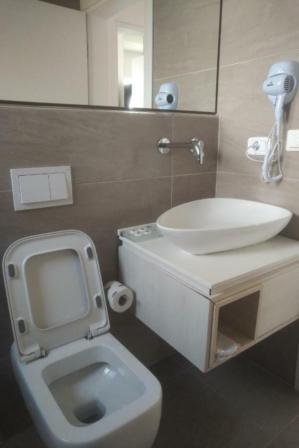 Deluxe Sea Apartment فلورا المظهر الخارجي الصورة